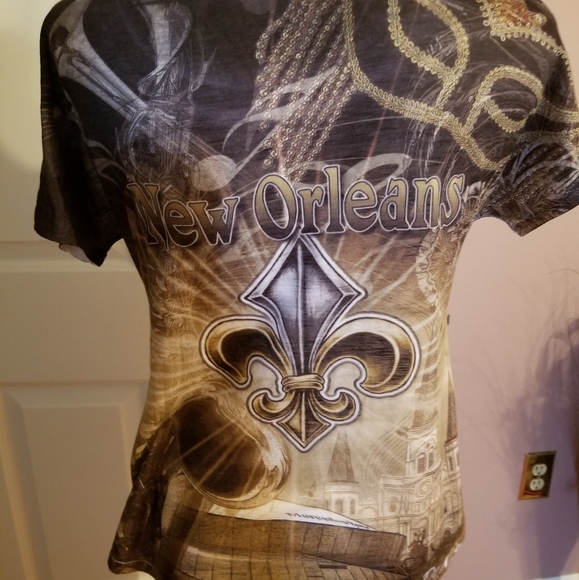 Top - Picture 2 of 2